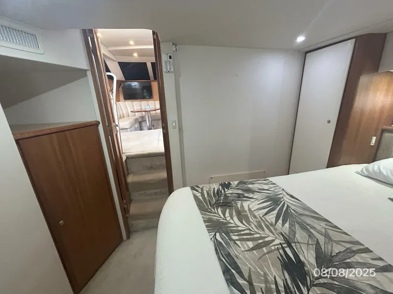 Slide: The Image of 39' Silverton master stateroom forward - 5547547
