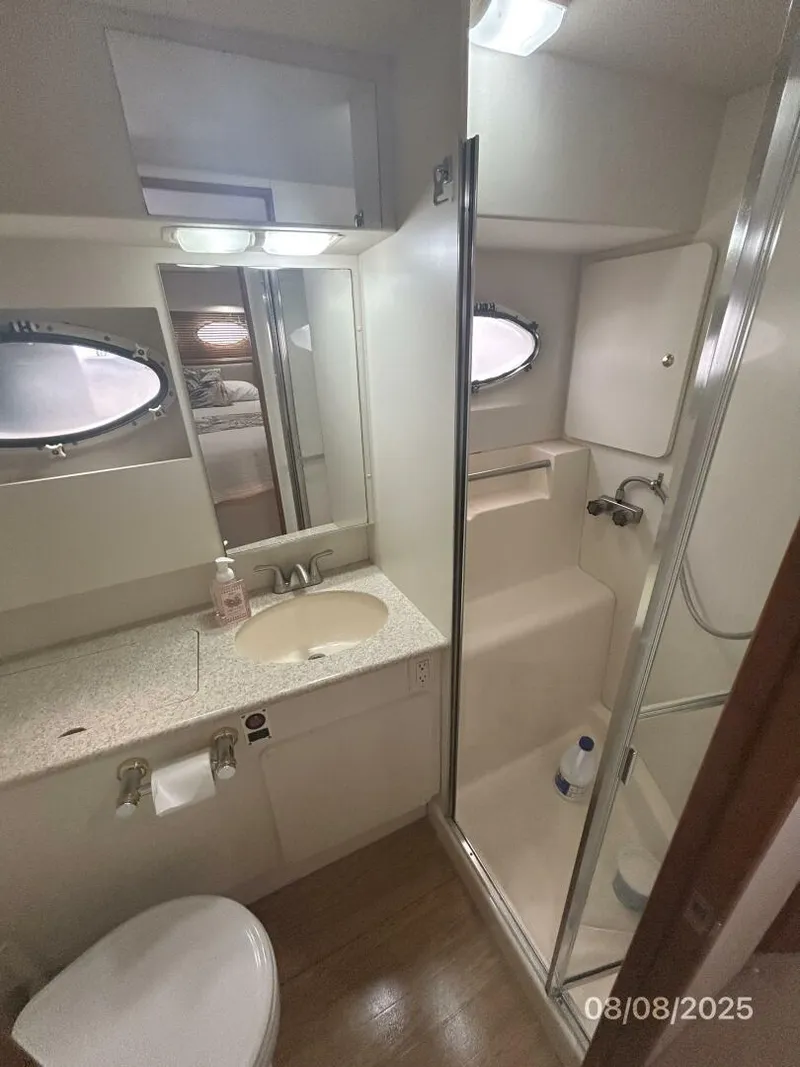 Slide: The Image of 39' Silverton master stateroom head - 5547548