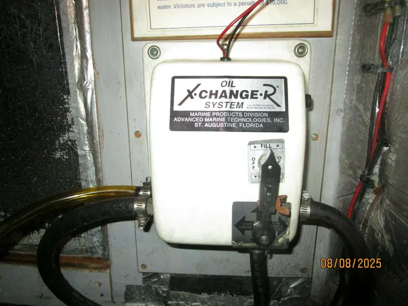 Slide: The Image of 39' Silverton oil change system - 5547552