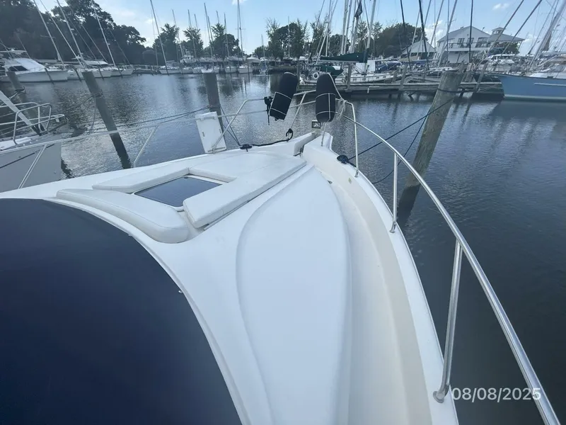 Slide: The Image of 39' Silverton foredeck2 - 5547538