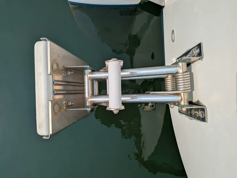 Slide: The Image of Outboard Mount - 5547632
