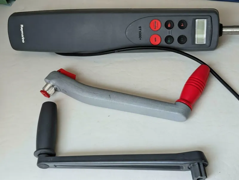 Slide: The Image of St1000+ Plus 2 Winch Handles - 5547640