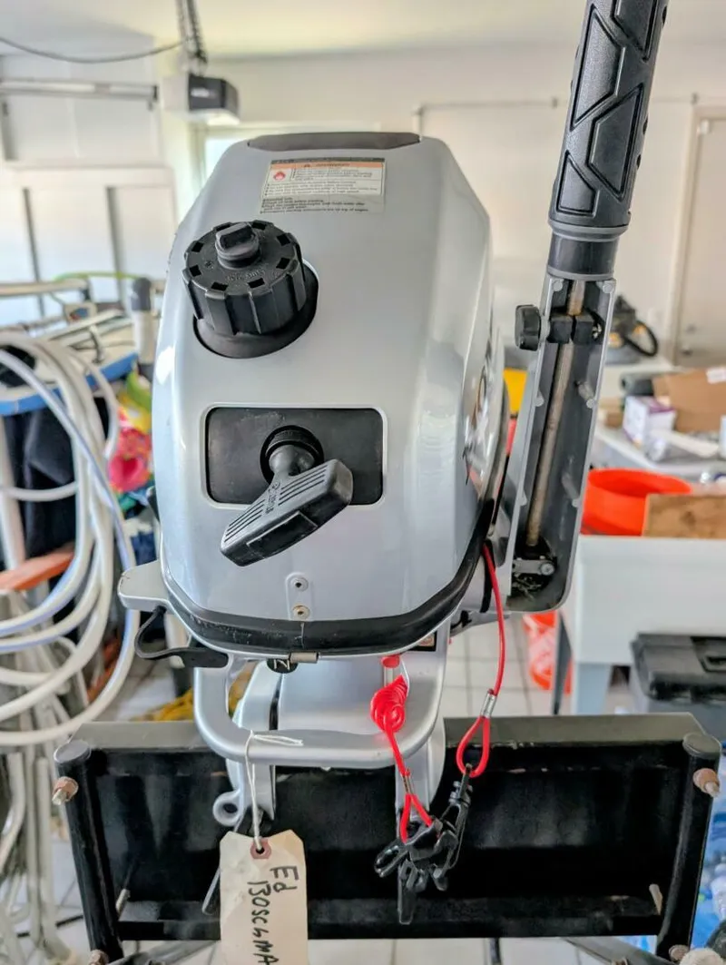 Slide: The Image of 5hp Honda With Built In Gas Tank - 5547617