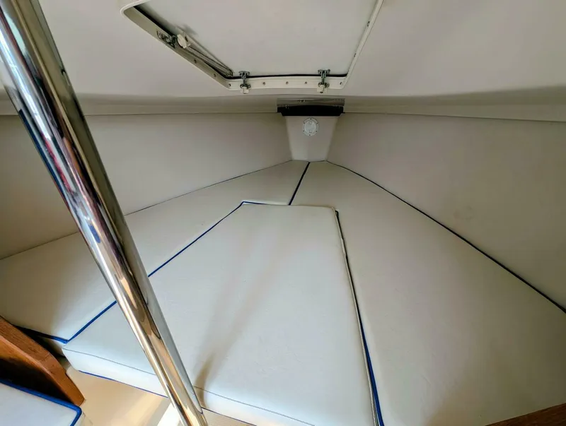 Slide: The Image of V Berth - 5547645