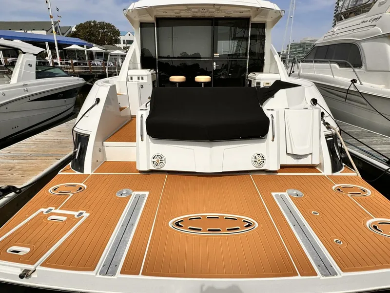 Slide: The Image of Cruisers Yachts 45 Cantius 2014 - 5548066