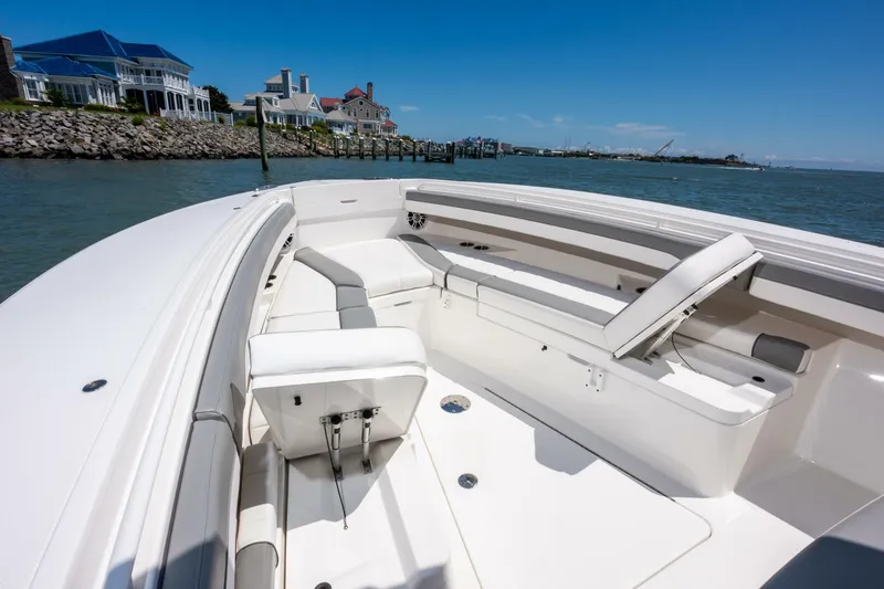 Slide: The Image of 2022 Regulator 31 Dave 100 - 5552330