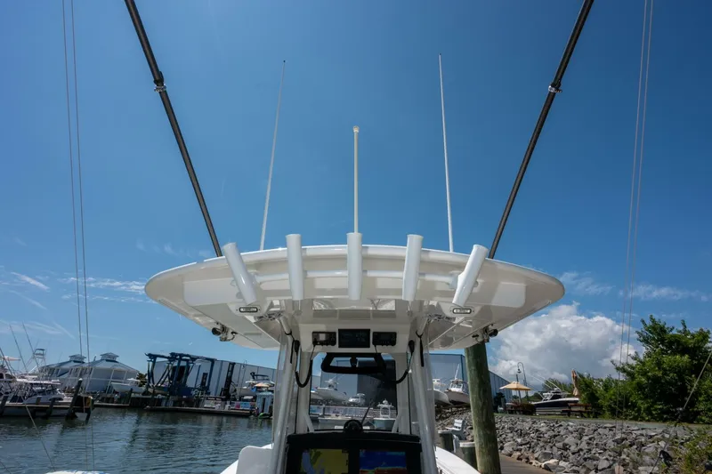 Slide: The Image of 2022 Regulator 31 Dave 105 - 5552335