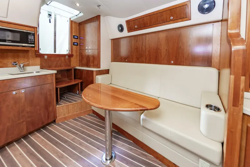 Slide: The Image of Albemarle 360 Express Fisherman 2019 - 5585447