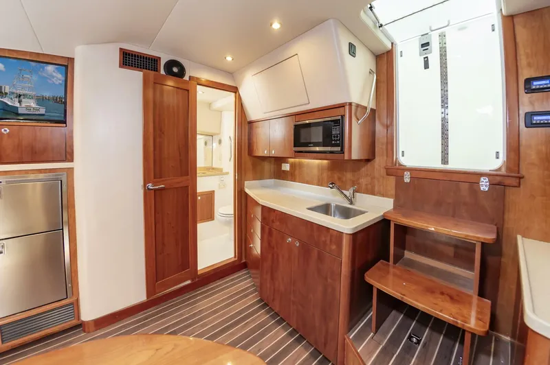 Slide: The Image of Albemarle 360 Express Fisherman 2019 - 5585449