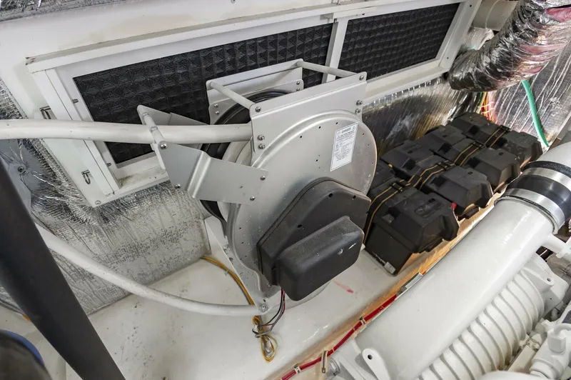 Slide: The Image of Albemarle 360 Express Fisherman 2019 - 5585428