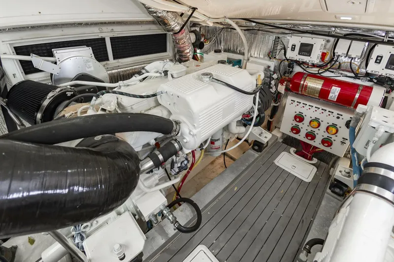 Slide: The Image of Albemarle 360 Express Fisherman 2019 - 5585427