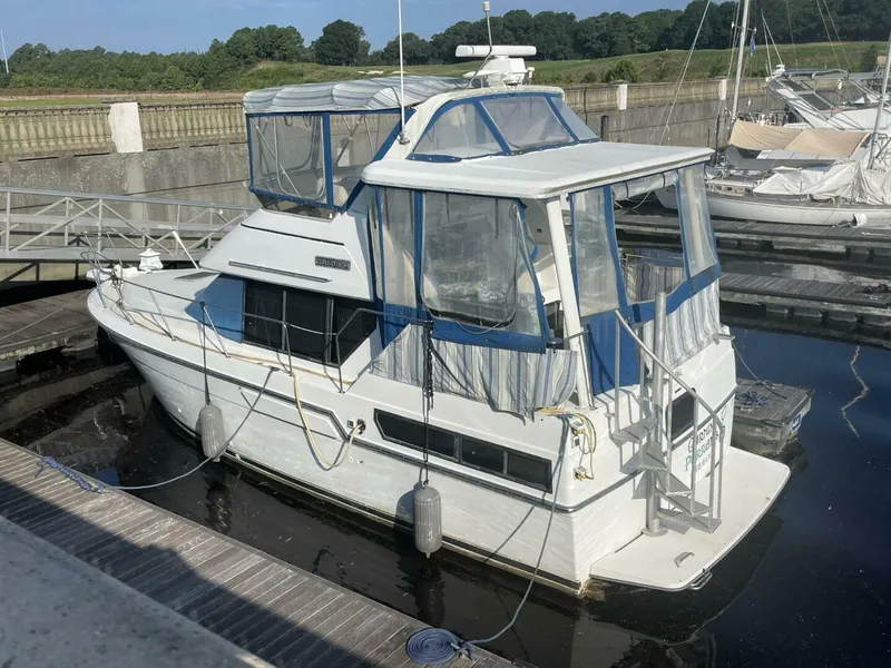 Slide: The Image of Carver 33 Aft Cabin MY 1992 - 5548824