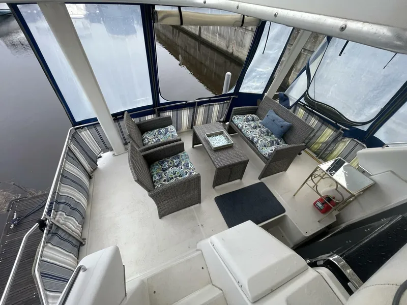 Slide: The Image of Carver 33 Aft Cabin MY 1992 - 5548843