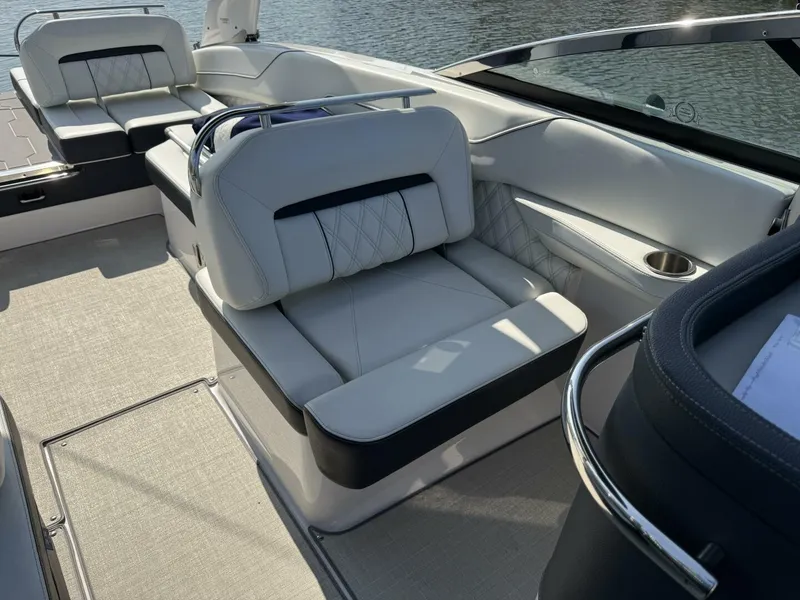 Slide: The Image of Regal LS6 2020 - 5549072