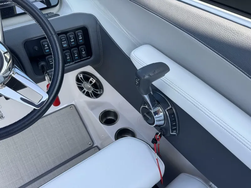 Slide: The Image of Regal LS6 2020 - 5549080