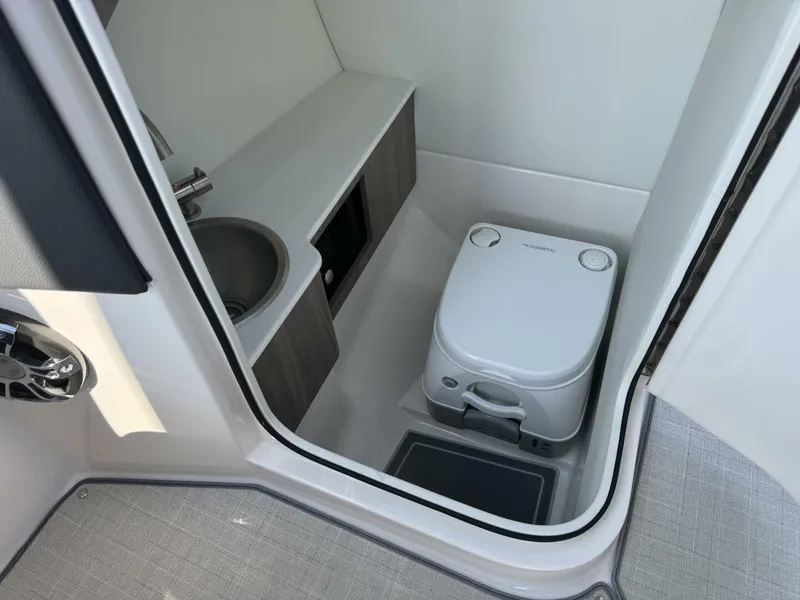 Slide: The Image of Regal LS6 2020 - 5549070