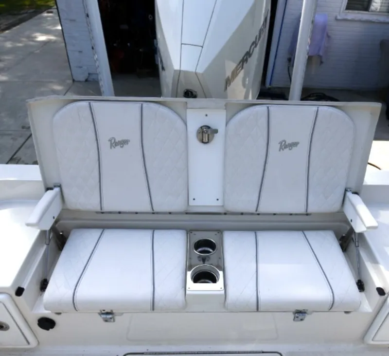 Slide: The Image of Ranger 2360 Bay 2022 - 7517985