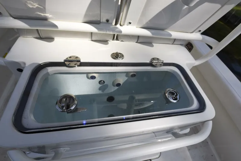 Slide: The Image of Ranger 2360 Bay 2022 - 7518029