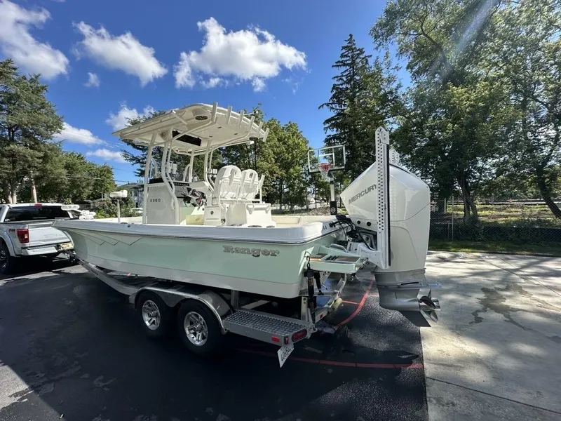 Slide: The Image of Ranger 2360 Bay 2022 - 7517955