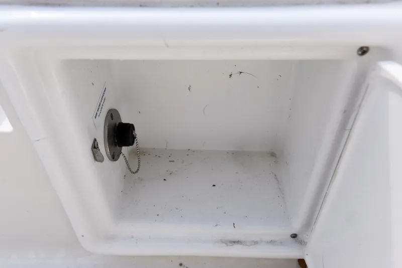 Slide: The Image of Ranger 2360 Bay 2022 - 7518034
