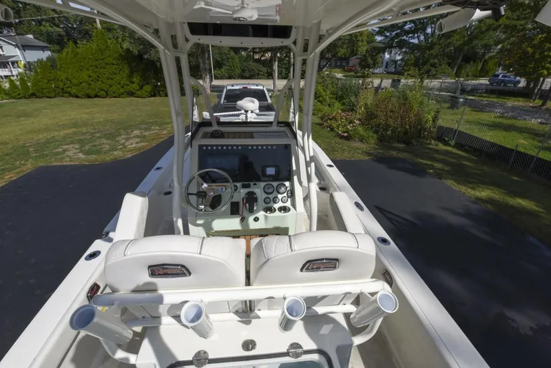 Slide: The Image of Ranger 2360 Bay 2022 - 7517946