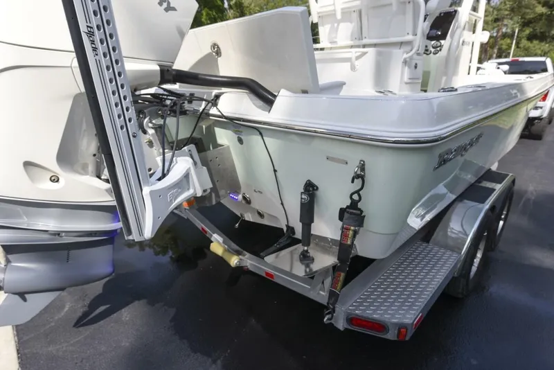Slide: The Image of Ranger 2360 Bay 2022 - 7518050