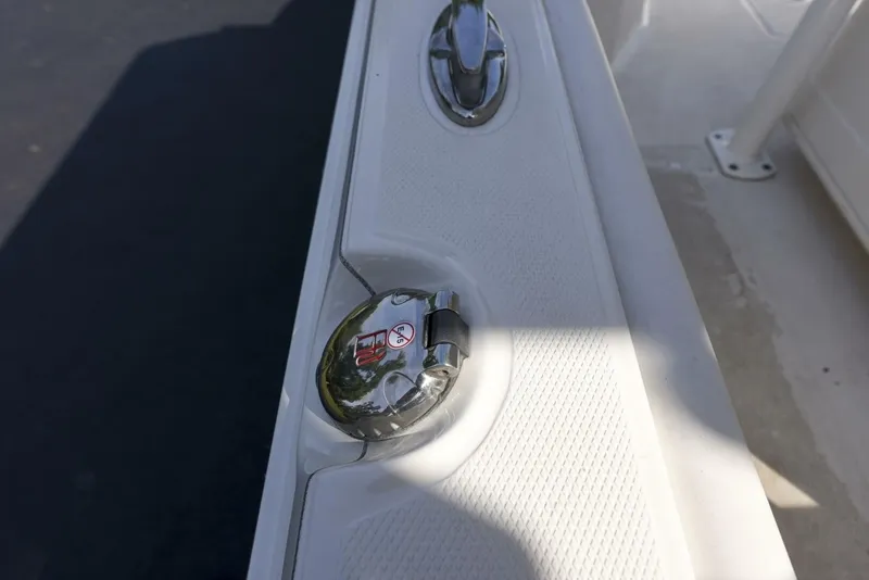 Slide: The Image of Ranger 2360 Bay 2022 - 7518017