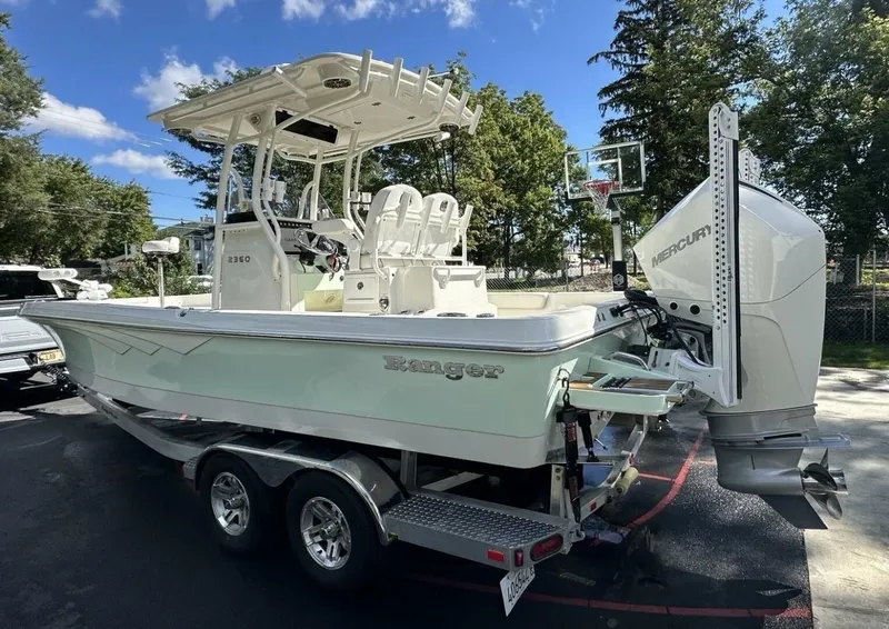 Slide: The Image of Ranger 2360 Bay 2022 - 7517957