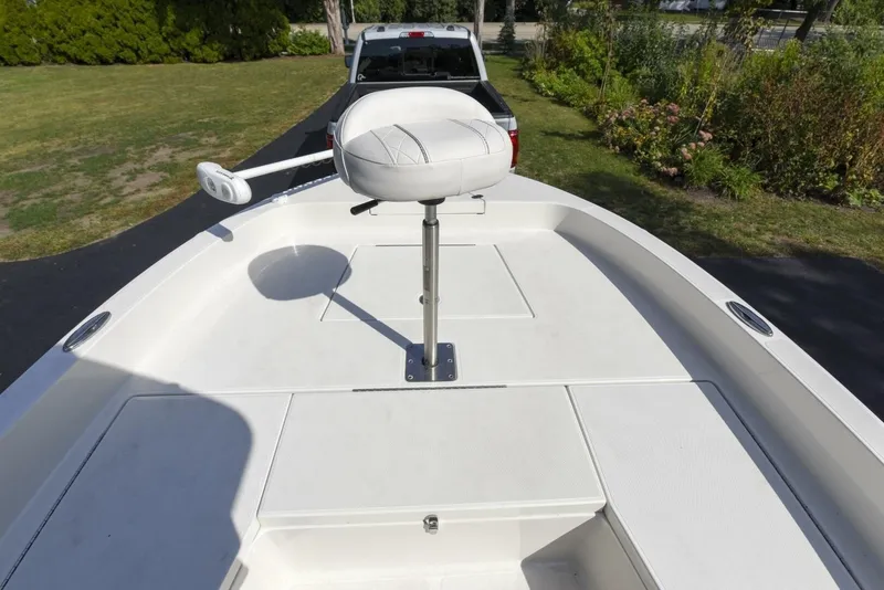 Slide: The Image of Ranger 2360 Bay 2022 - 7517963