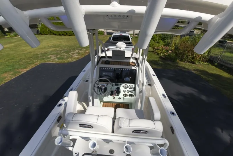 Slide: The Image of Ranger 2360 Bay 2022 - 7517966