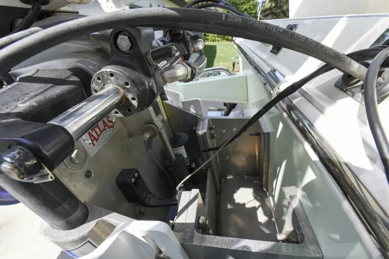 Slide: The Image of Ranger 2360 Bay 2022 - 7517997