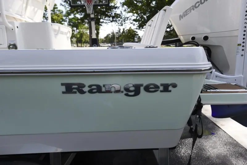 Slide: The Image of Ranger 2360 Bay 2022 - 7517979