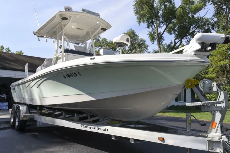 Slide: The Image of Ranger 2360 Bay 2022 - 7517961