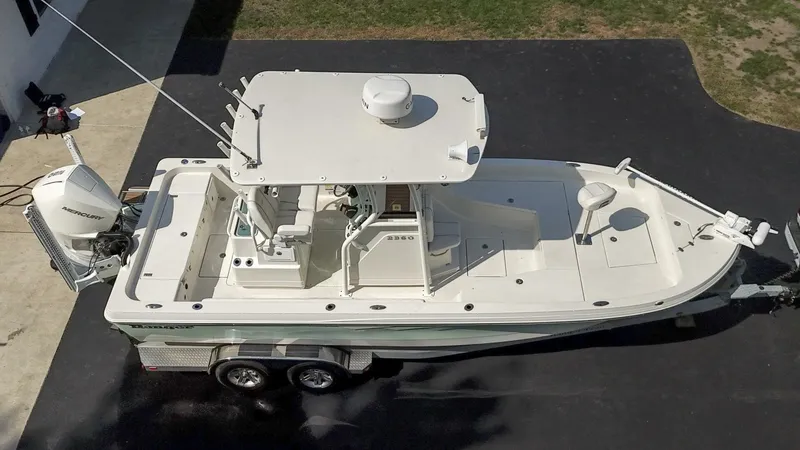 Slide: The Image of Ranger 2360 Bay 2022 - 7517945