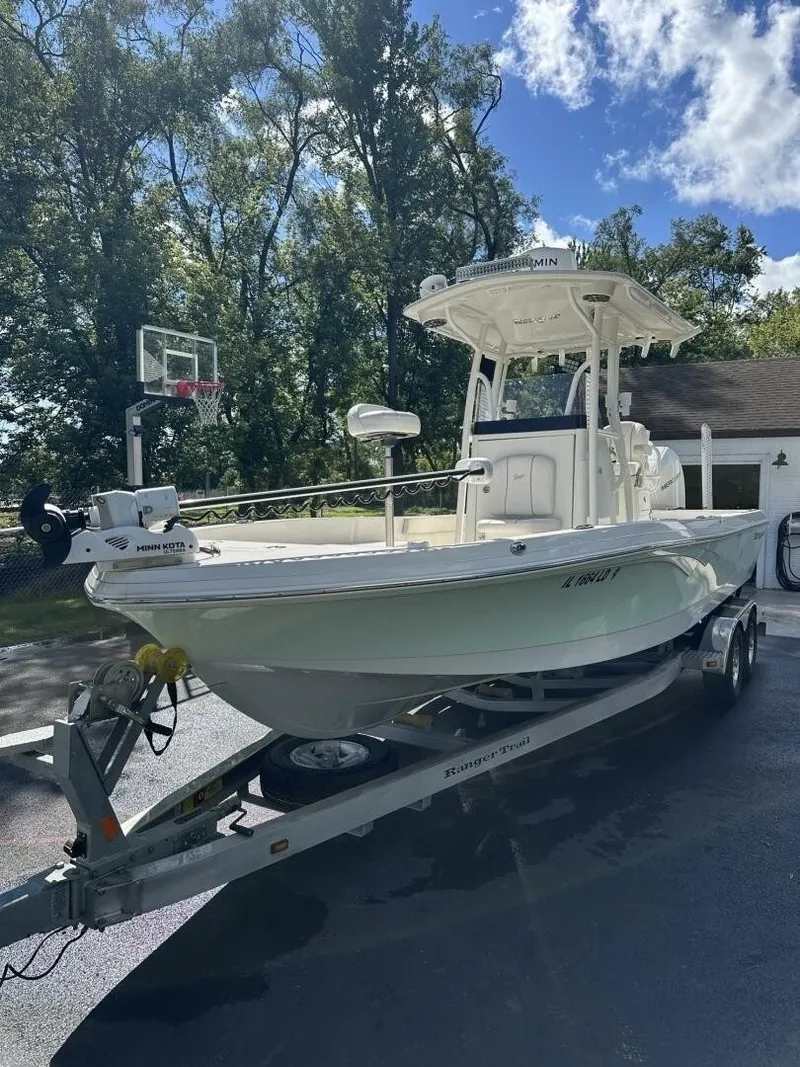Slide: The Image of Ranger 2360 Bay 2022 - 7517967