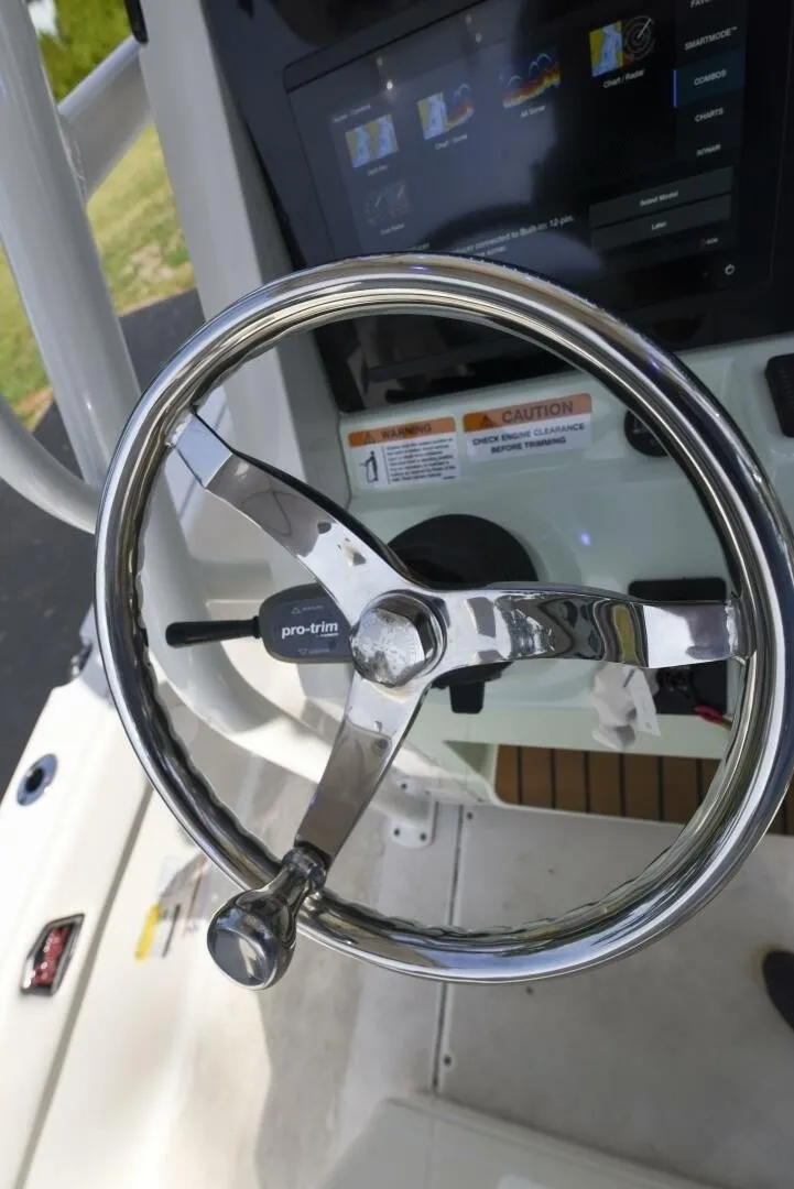 Slide: The Image of Ranger 2360 Bay 2022 - 7518035
