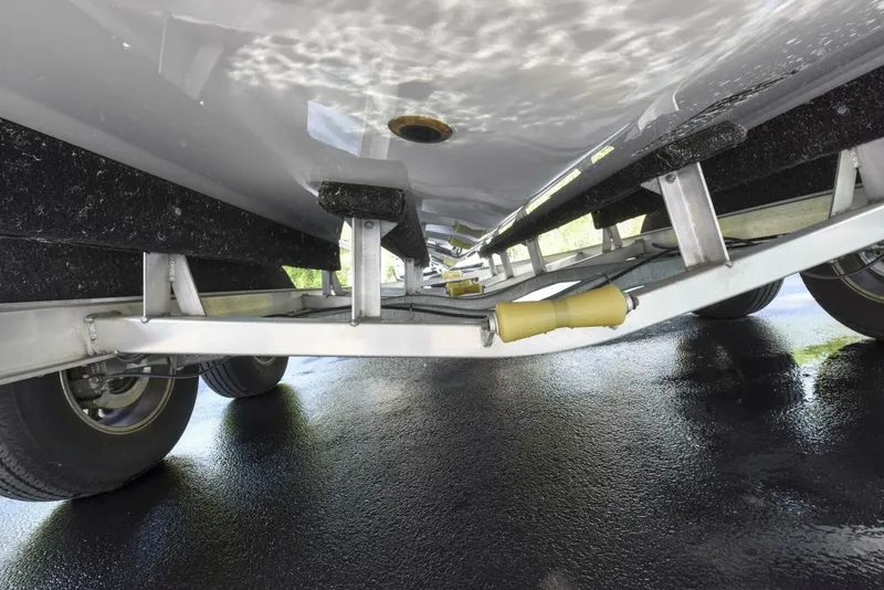 Slide: The Image of Ranger 2360 Bay 2022 - 7518063