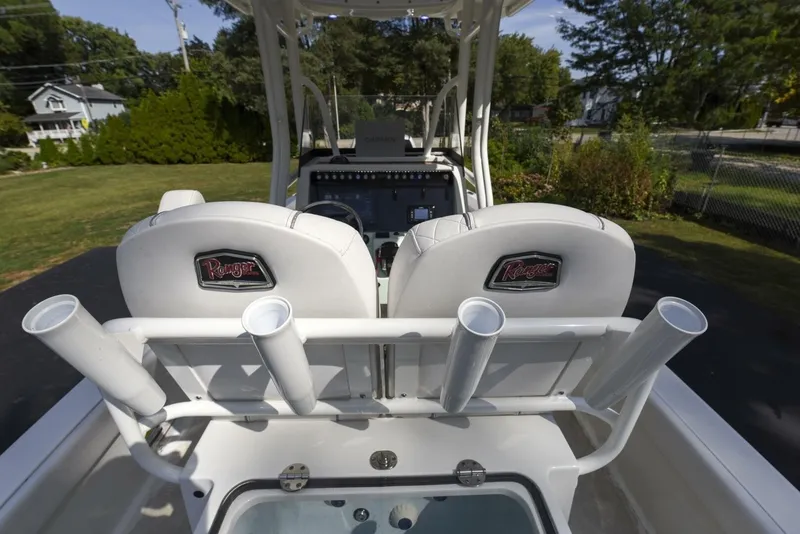 Slide: The Image of Ranger 2360 Bay 2022 - 7518025