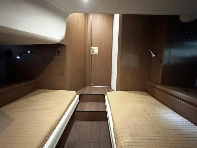 Slide: The Image of Beneteau Gran Turismo 40 2016 - 5549468