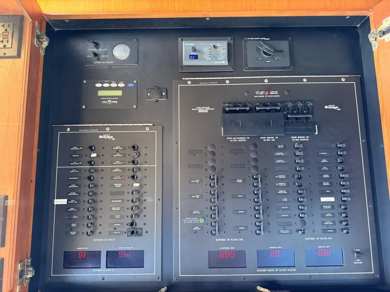 Slide: The Image of Viking 50 Convertible 1994 - 6055125