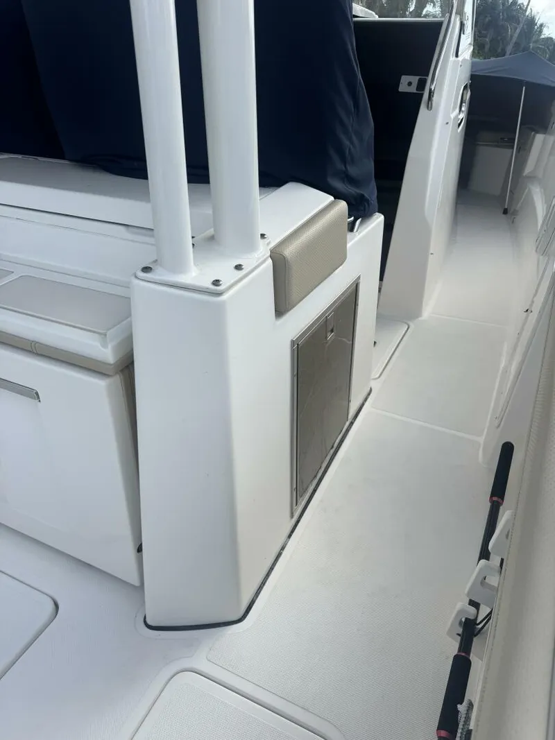 Slide: The Image of Pursuit S328 2020 - 5558317