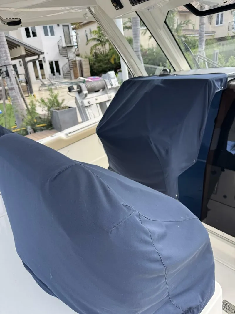 Slide: The Image of Pursuit S328 2020 - 5558318