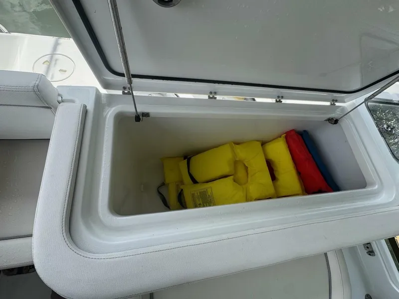 Slide: The Image of Sea Hunt 30 2023 - 5549984