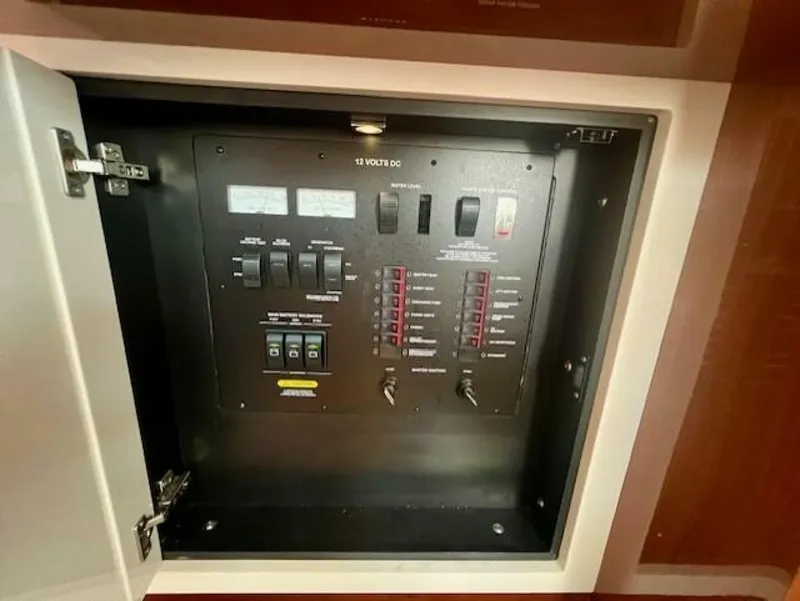 Slide: The Image of Sea Ray 410 Sundancer 2013 - 5550028