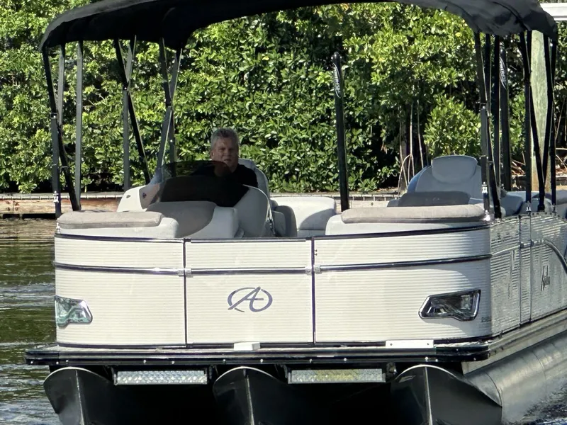 Slide: The Image of Avalon 2585 Catalina Platinum Quad Lounger 2019 - 5553151