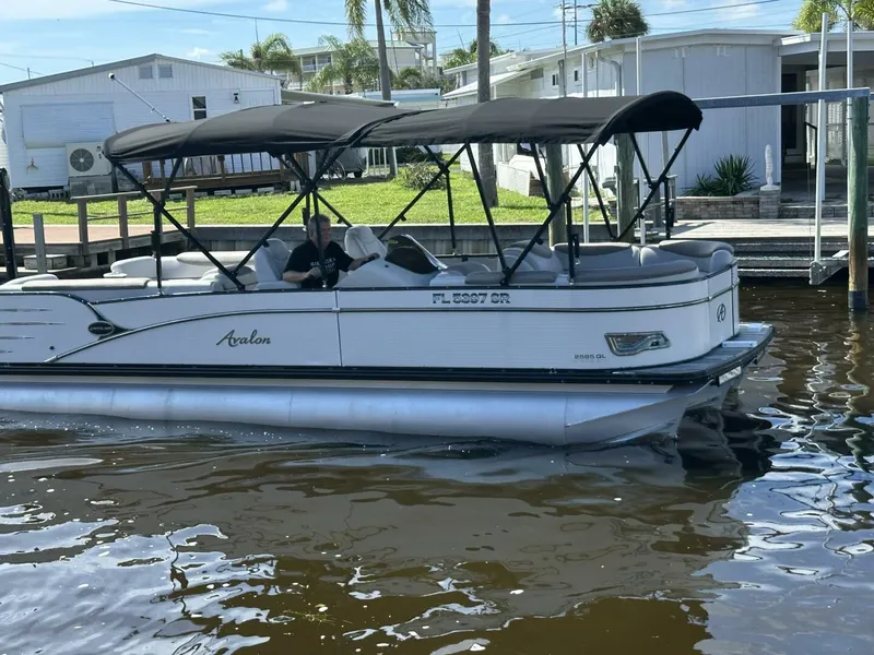 Slide: The Image of Avalon 2585 Catalina Platinum Quad Lounger 2019 - 5553153