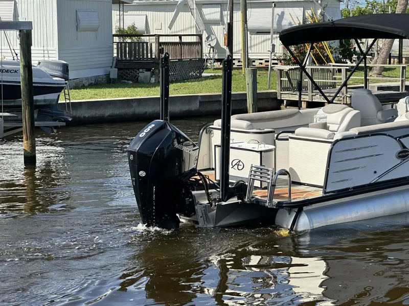 Slide: The Image of Avalon 2585 Catalina Platinum Quad Lounger 2019 - 5553155