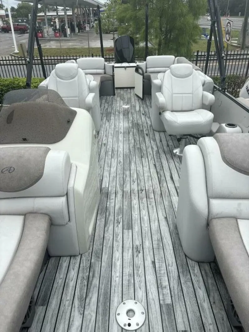 Slide: The Image of Avalon 2585 Catalina Platinum Quad Lounger 2019 - 5550076