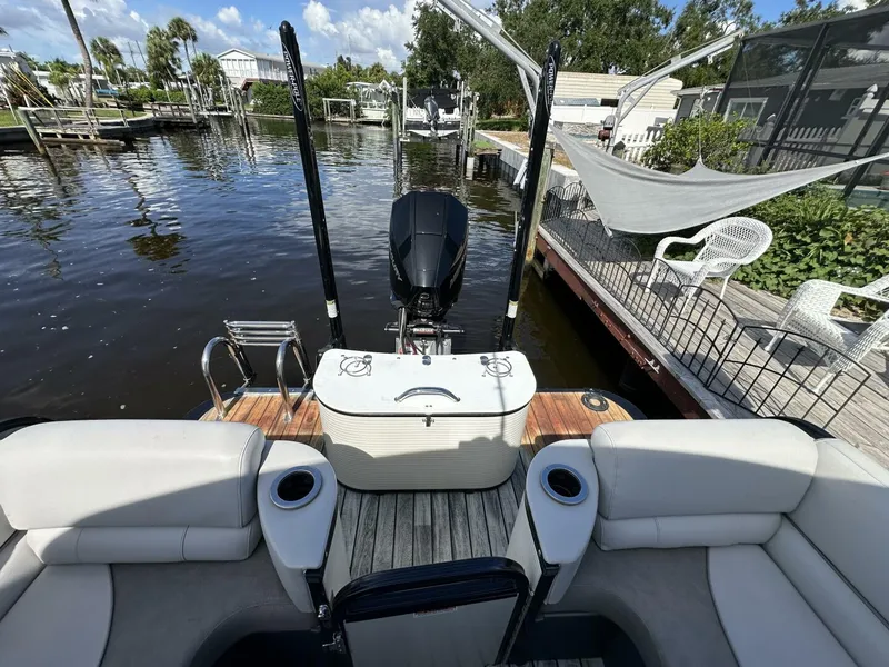 Slide: The Image of Avalon 2585 Catalina Platinum Quad Lounger 2019 - 5553167