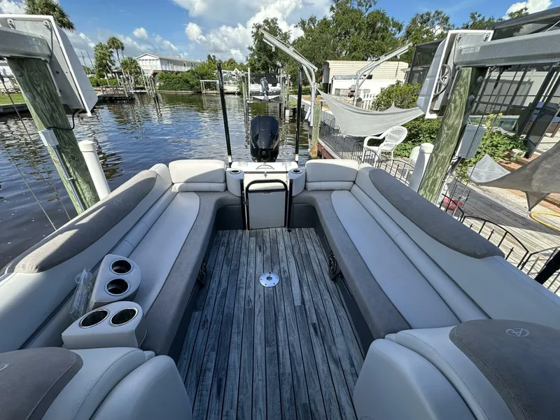 Slide: The Image of Avalon 2585 Catalina Platinum Quad Lounger 2019 - 5553168